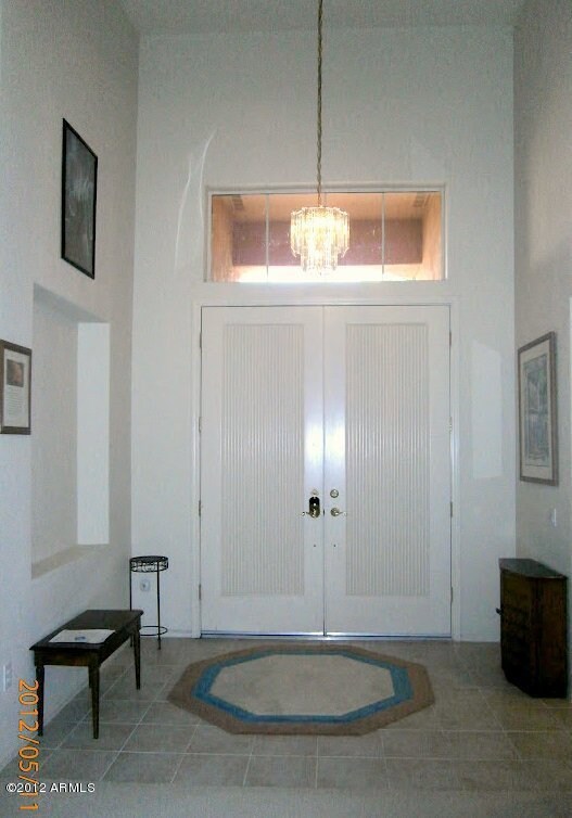 FOYER 1
