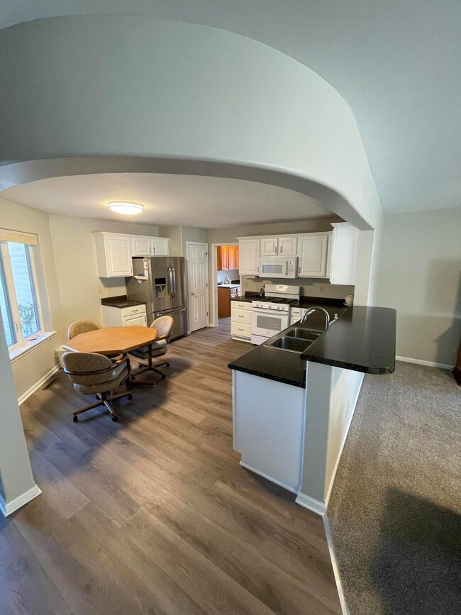 741 Diane Ct, Hobart, IN 46342 - photo 4