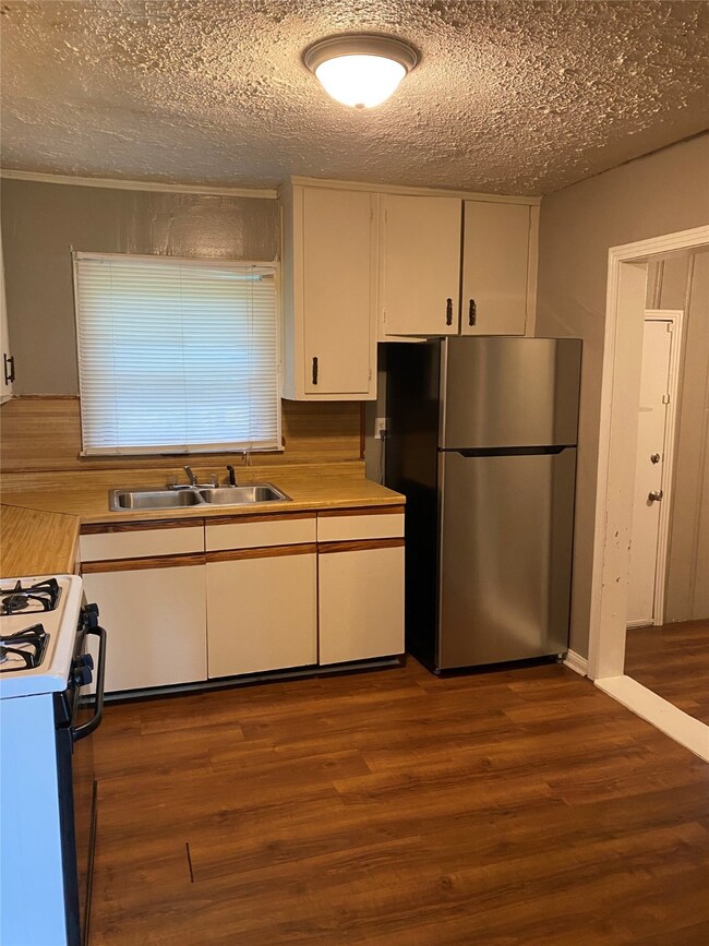 4914 Perry St, Houston, TX 77021 - photo 3