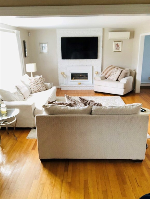 125 W Blue Ridge Rd, Cranston, RI 02920 - photo 2