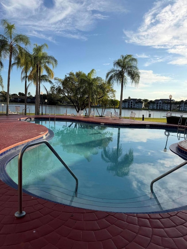 2880 N Oakland Forest Dr unit 106, Oakland Park, FL 33309 - photo 4