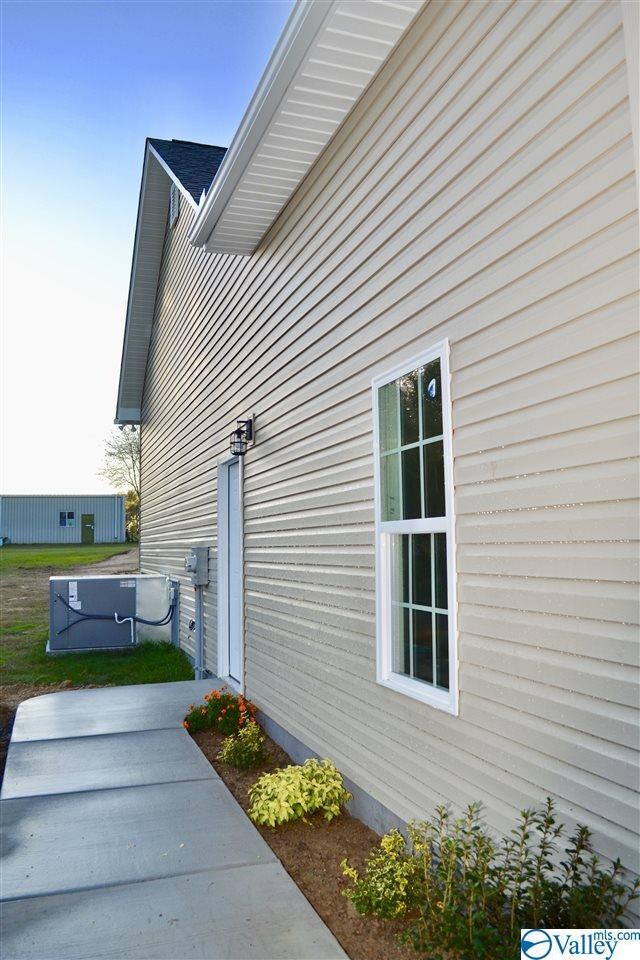 2121 Cottonville Rd, Grant, AL 35747 - photo 4