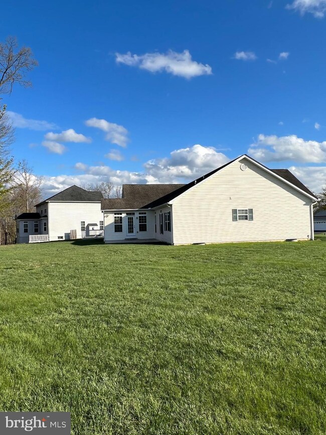 17 Patapsco Cir, Falling Waters, WV 25419 - photo 2