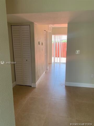 unlisted-address, Miami, FL 33193 - photo 4