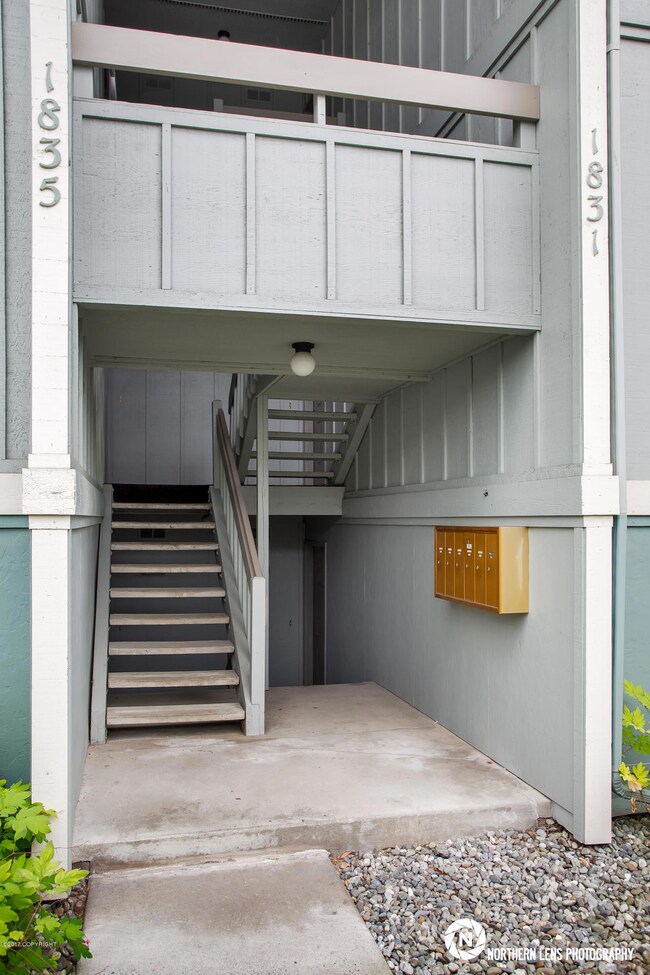 4_ExteriorWalkway