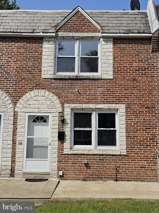 166 Blanchard Rd, Drexel Hill, PA 19026 - photo 2