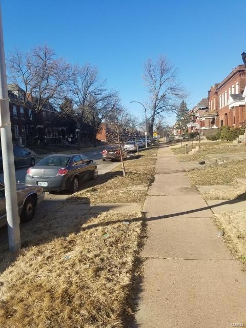 4561 Clarence Ave, Saint Louis, MO 63115 - photo 5
