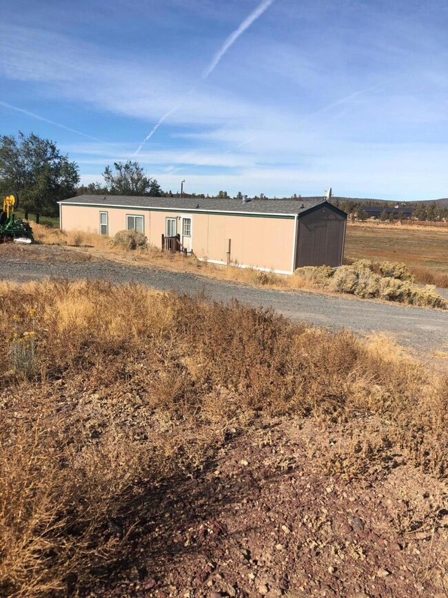 66320 Black Horse Ln, Bend, OR 97703 - photo 7