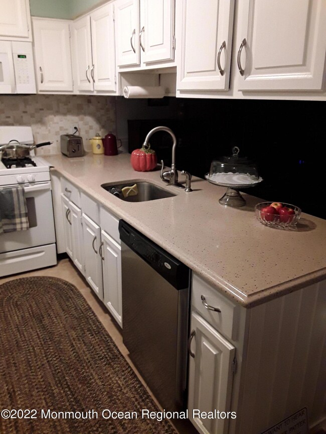 13 Great Gorge Dr unit 6, Vernon, NJ 07462 - photo 5