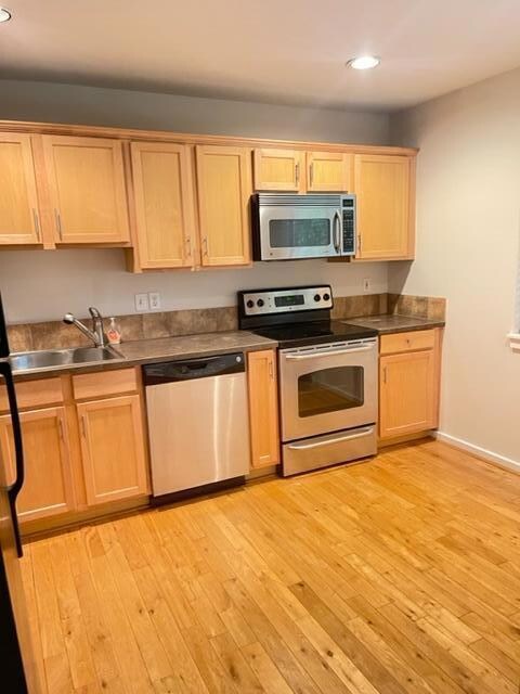 1941 NW Monterey Pines Dr unit 6, Bend, OR 97701 - photo 2