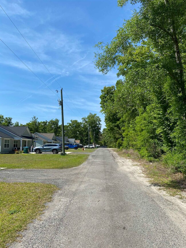 23 Lee St, Crawfordville, FL 32327 - photo 2