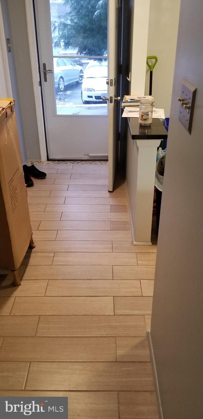 11719 Rosearbor Ct, Germantown, MD 20876 - photo 2