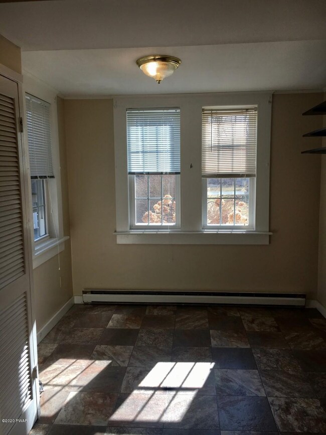 454 Woodland Ave, Hawley, PA 18428 - photo 4