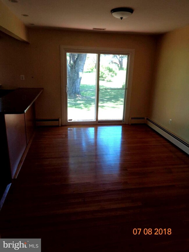 13905 Lewisdale Rd, Clarksburg, MD 20871 - photo 4