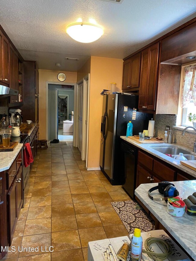 10016 Highway 613, Moss Point, MS 39562 - photo 4