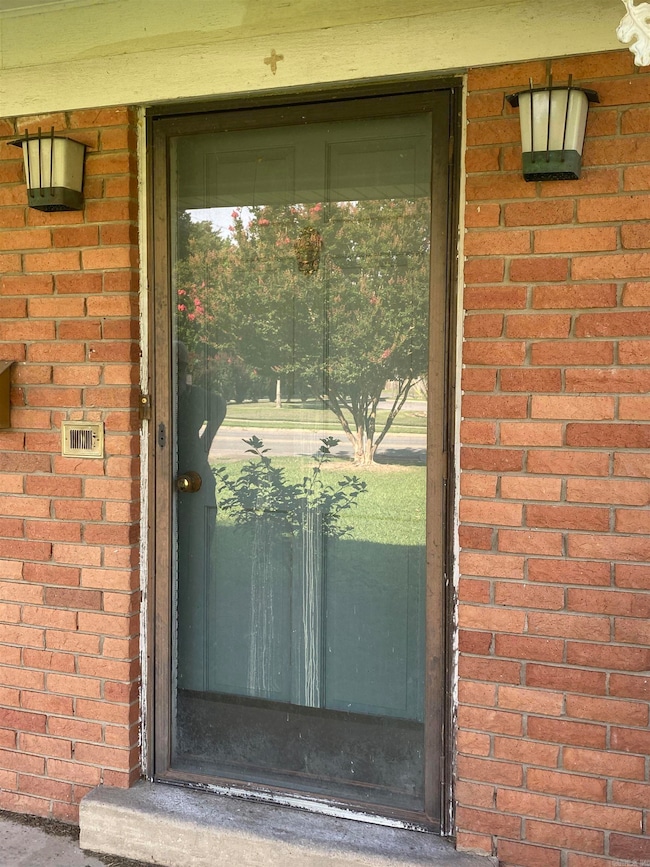 1212 Donaghey Ave, Conway, AR 72034 - photo 3