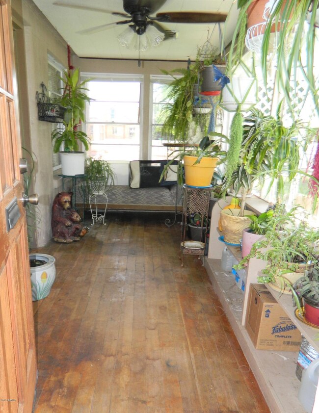 706 W Maple St, Winslow, AZ 86047 - photo 5