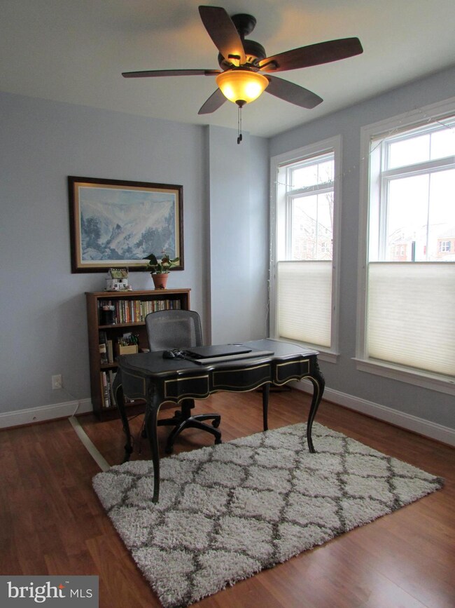 3069 Waterloo Ln, Fairfax, VA 22031 - photo 2