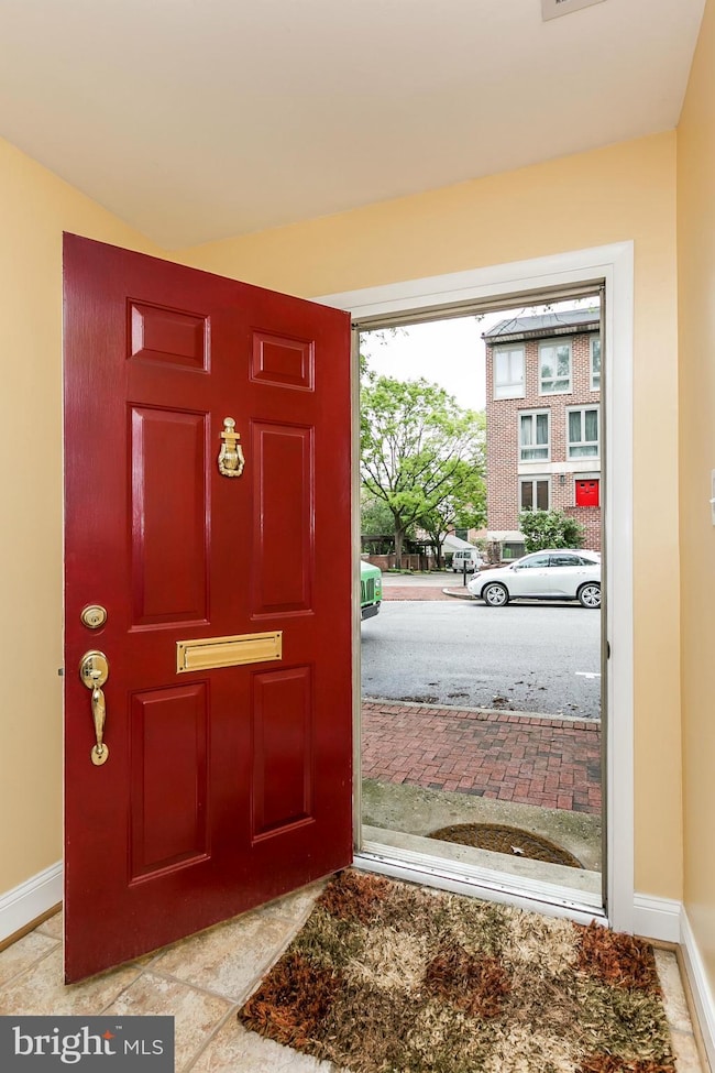 512 S Hanover St, Baltimore, MD 21201 - photo 4