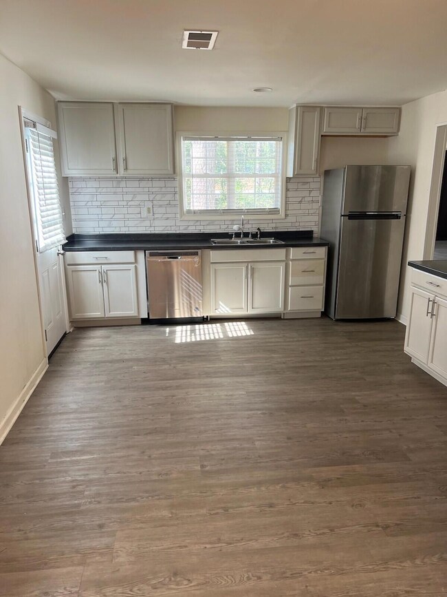 1605 Bryn Mawr Ave - Kitchen 1