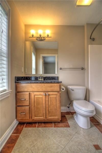 Ample lighting and custom trim features in the ful