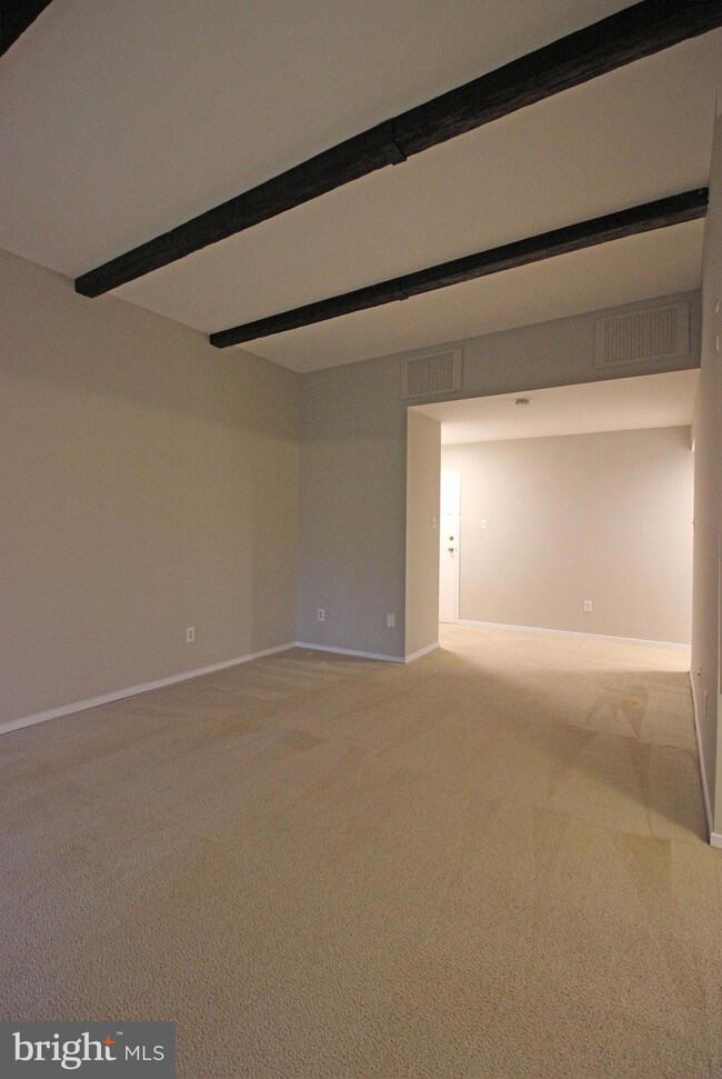 1662 Parkcrest Cir unit 400, Reston, VA 20190 - photo 7