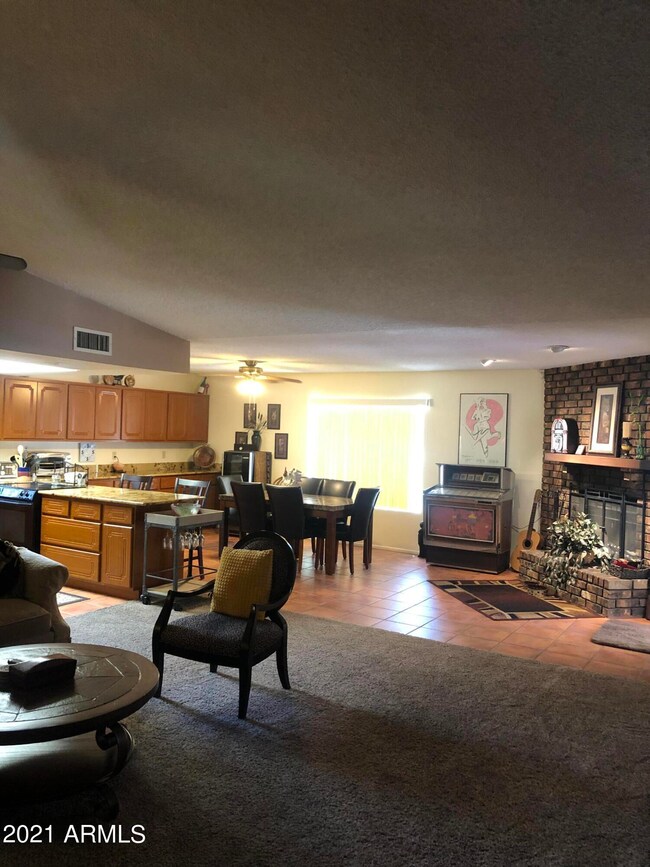 Greatroom & dining area
