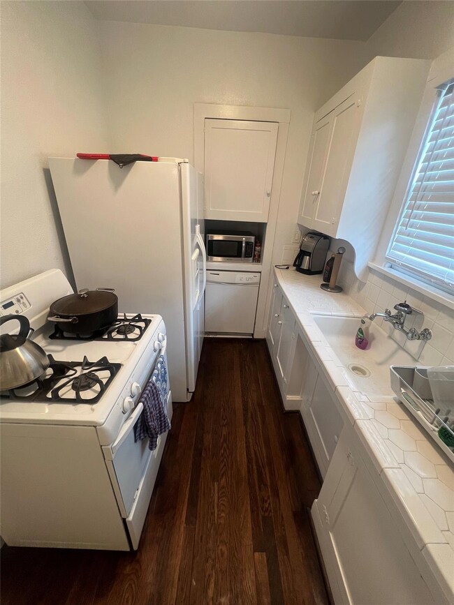 5807 Richmond Ave unit B, Dallas, TX 75206 - photo 4