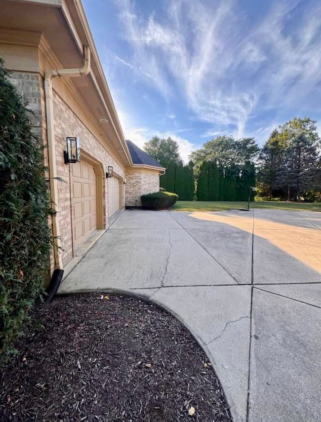 8S210 Stonehedge Ct, Naperville, IL 60540 - photo 3