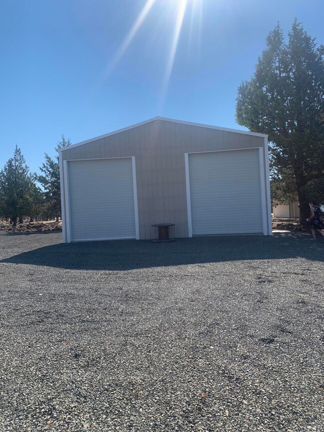 11819 SW Yucca Flats Ln, Culver, OR 97734 - photo 4