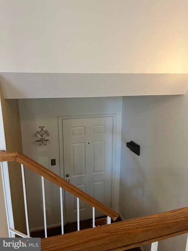 12920B Grays Pointe Rd unit 12920B, Fairfax, VA 22033 - photo 2