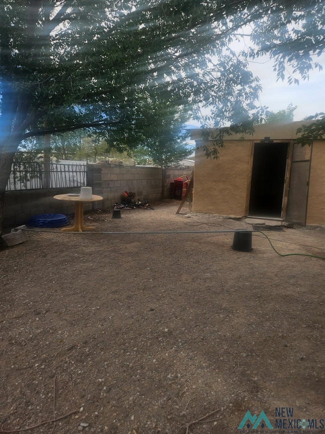 1413 E Birch St, Deming, NM 88030 - photo 2