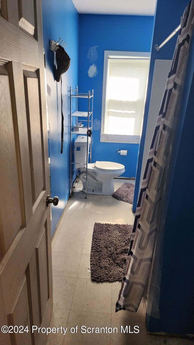 1346 Monsey Ave, Scranton, PA 18509 - photo 5