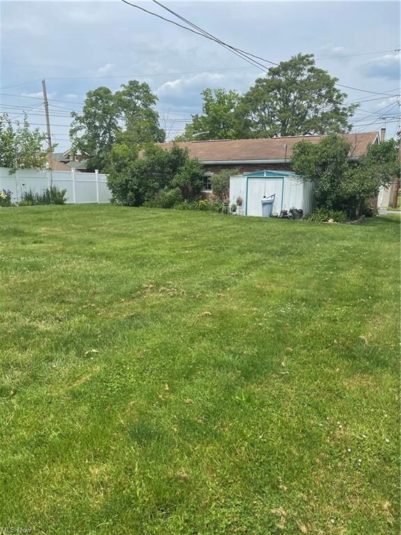 648 Vine St, Coshocton, OH 43812 - photo 2