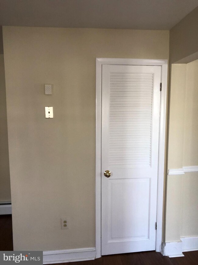 43 S Main St unit 3, Woodstown, NJ 08098 - photo 4