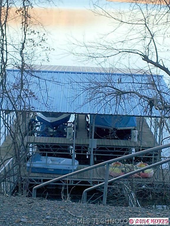 3 Stall Dock