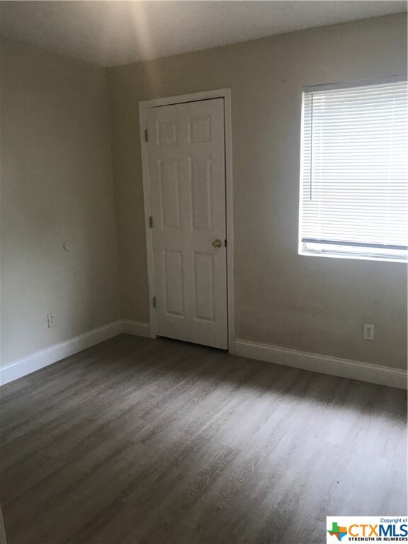 707 Bracewood Cir unit B, San Marcos, TX 78666 - photo 6