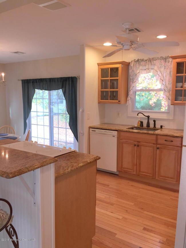 12 Hampshire Ln unit 72, Whiting, NJ 08759 - photo 6