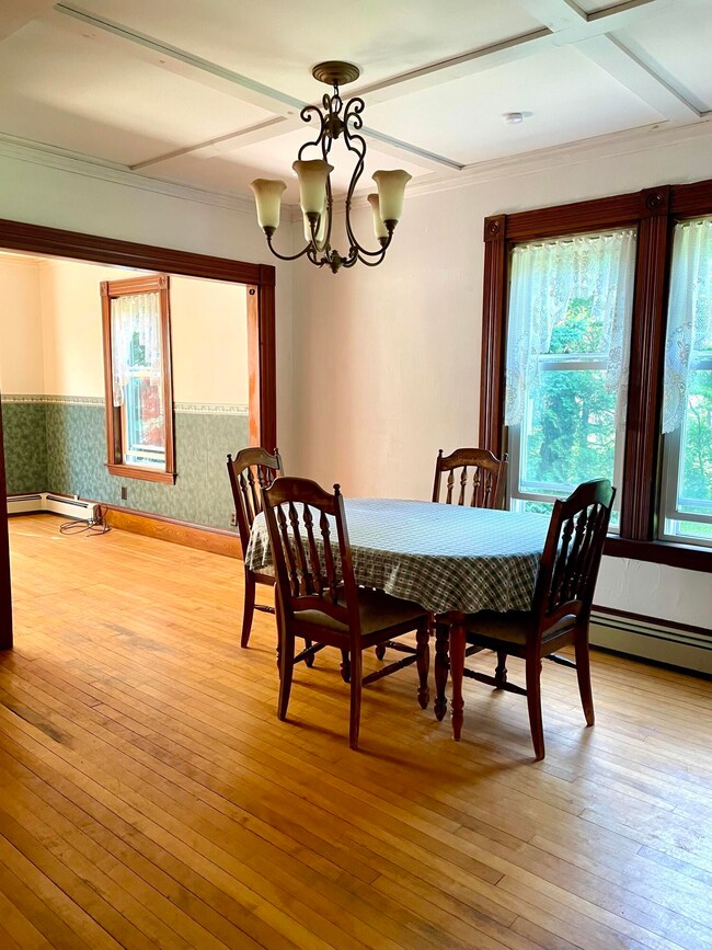 1069 dining