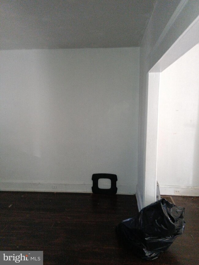 22 N Lindenwood St, Philadelphia, PA 19139 - photo 7