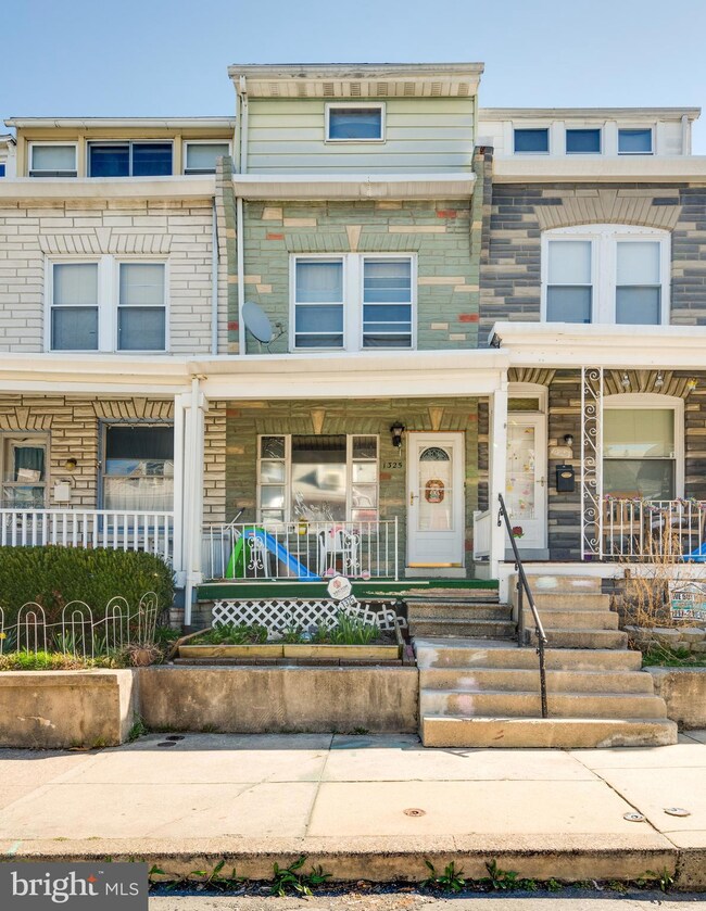 1325 Birch St, Reading, PA 19604 - photo 2