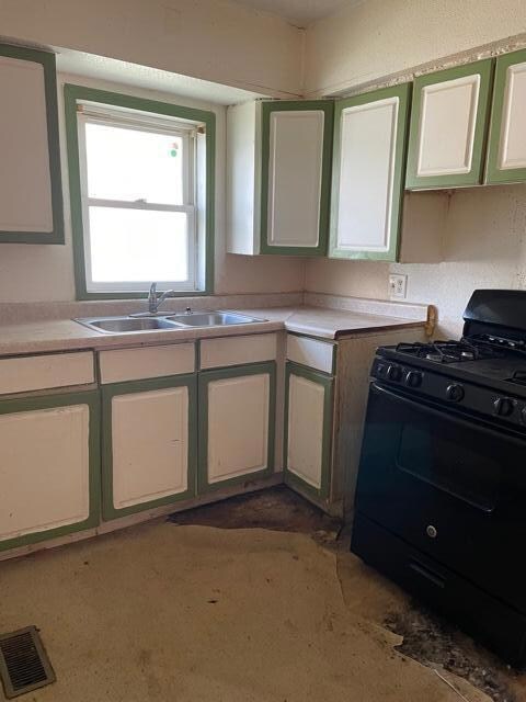 1228 E 27th kitchen