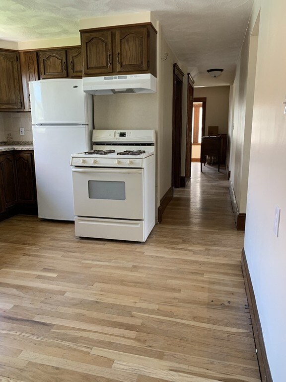 86 Golden Ave unit 2, Medford, MA 02155 - photo 6