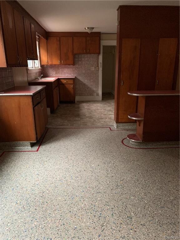 1424 Walnut Ave unit Lower, Niagara Falls, NY 14301 - photo 2