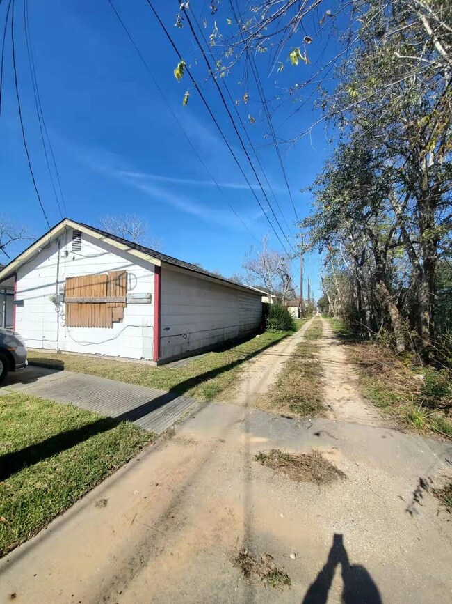 2309 Avenue M, Rosenberg, TX 77471 - photo 4