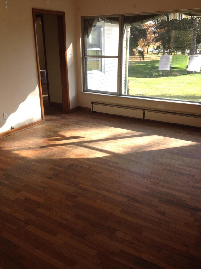 1823 E Main St, Niles, MI 49120 - photo 7