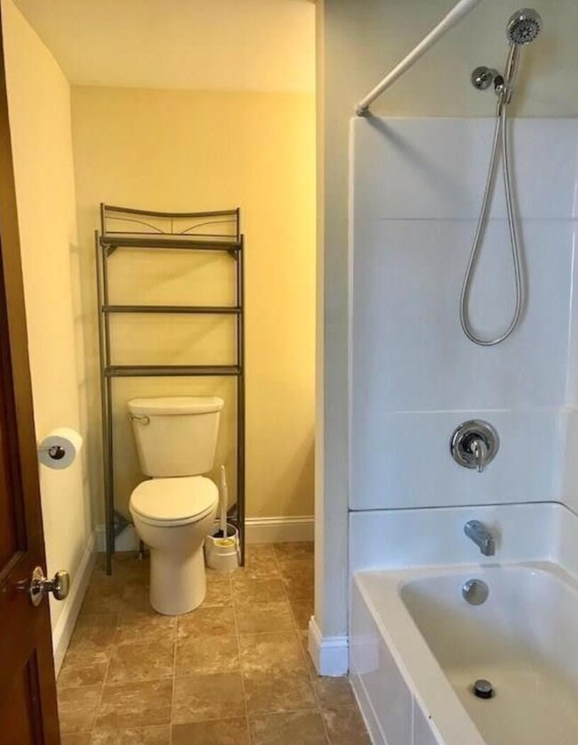 9 LaSalle #7 Recently remodeled bath