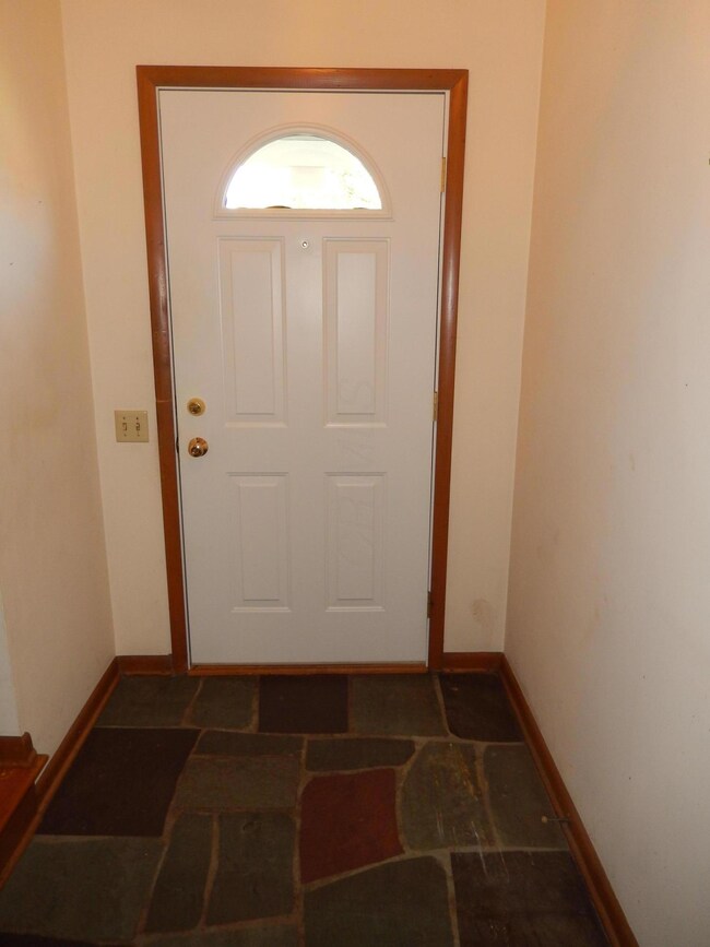 1353 Pegwood Dr, Columbus, OH 43229 - photo 2