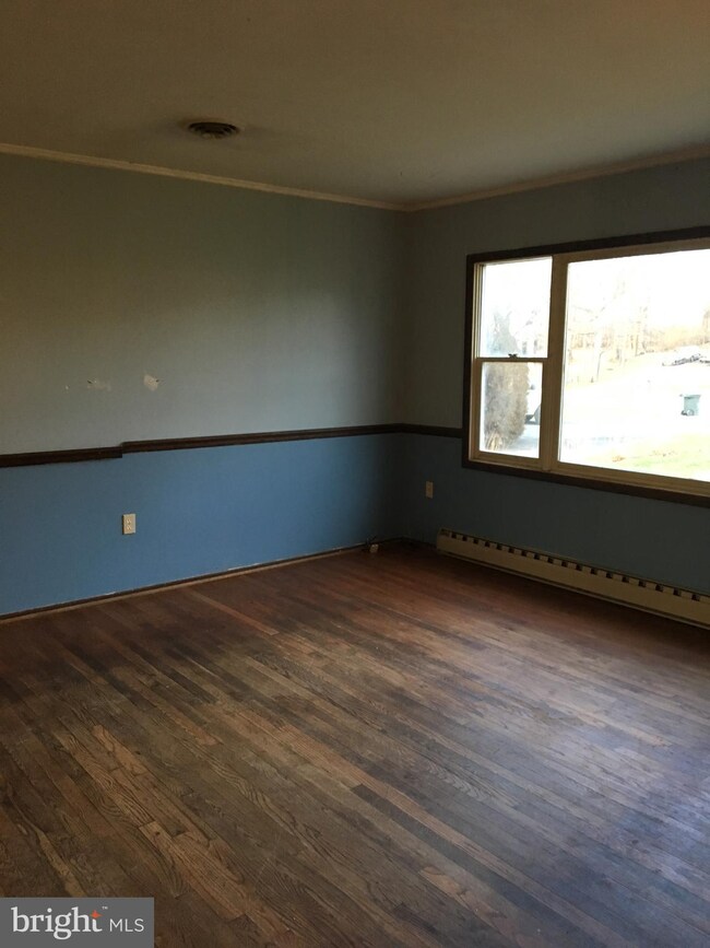 5597 Dover Ct, Frederick, MD 21703 - photo 2