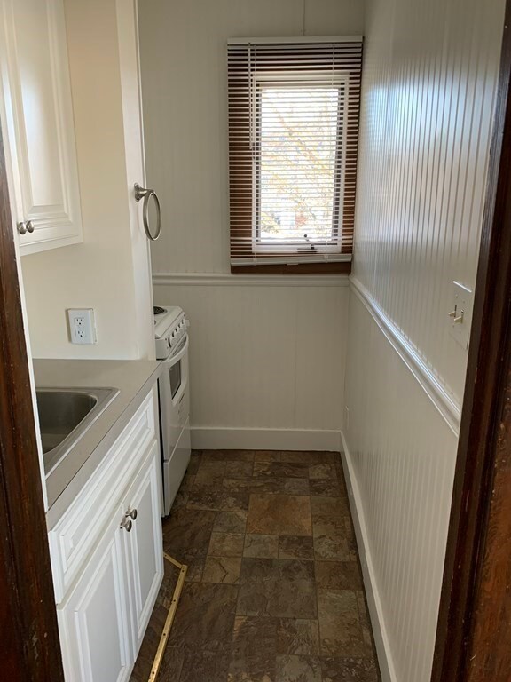 7 Abbott St unit 3, Wellesley, MA 02482 - photo 3